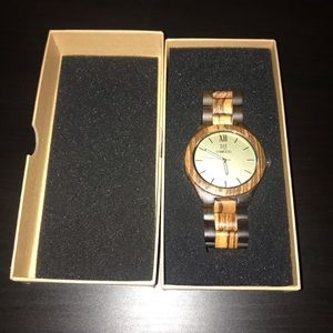 Natural Wood Watch | UV Wood